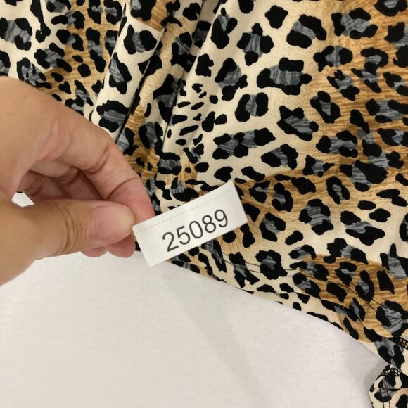 Clara Sun Woo Medium Black Brown Leopard Print Ruffle Detail V neck Stretch Top - Picture 10 of 10